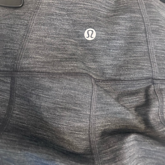 lululemon grey leggings size 2, 25 inch - Picture 3 of 4